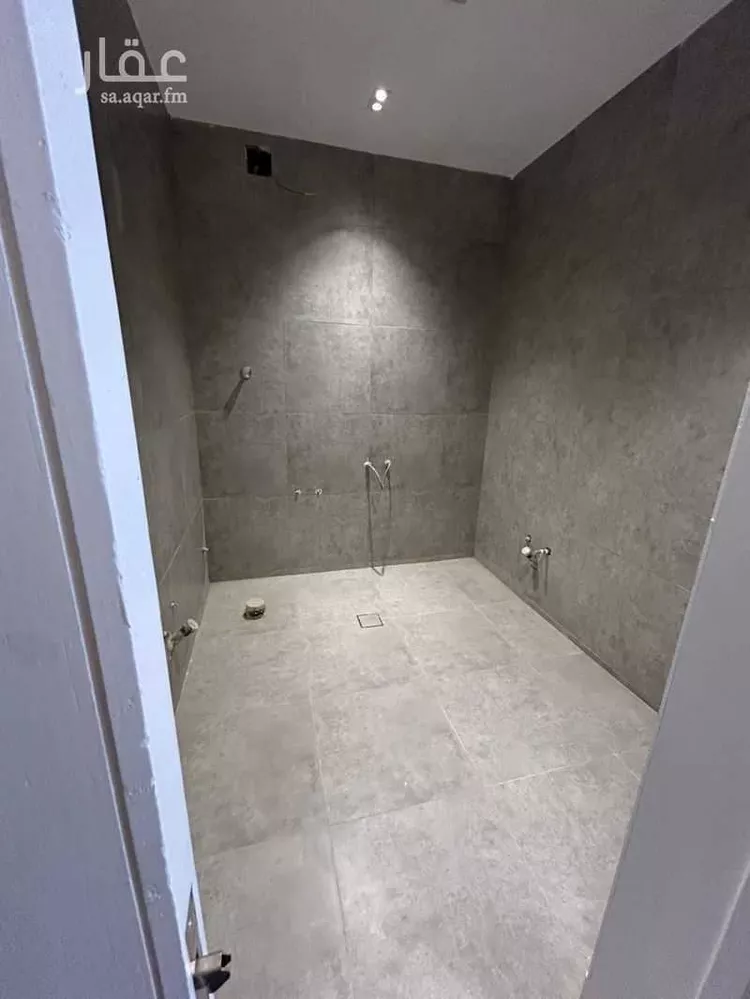 دور للبيع في شارع جابر الاحمد الصباح, حي الرمال, مدينة الرياض, منطقة الرياض صورة 3
