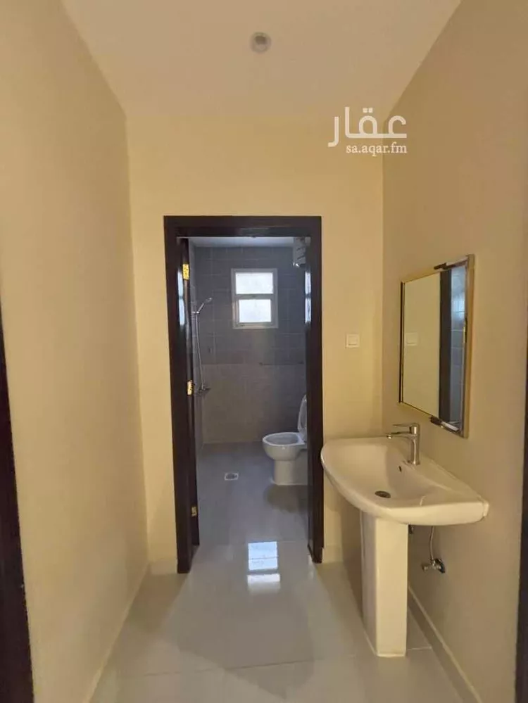 Floor for Rent in Riyadh Al Munsiyah 9
