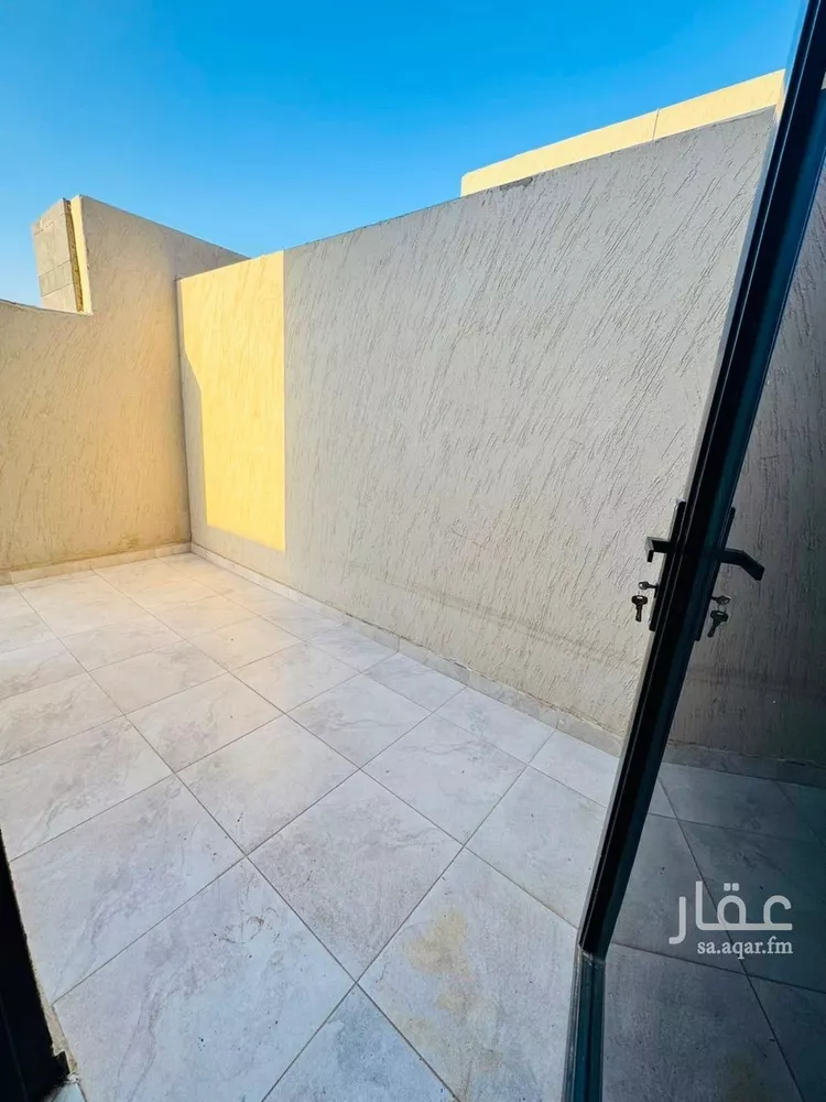 Floor for Sale in Riyadh Al Munsiyah 10