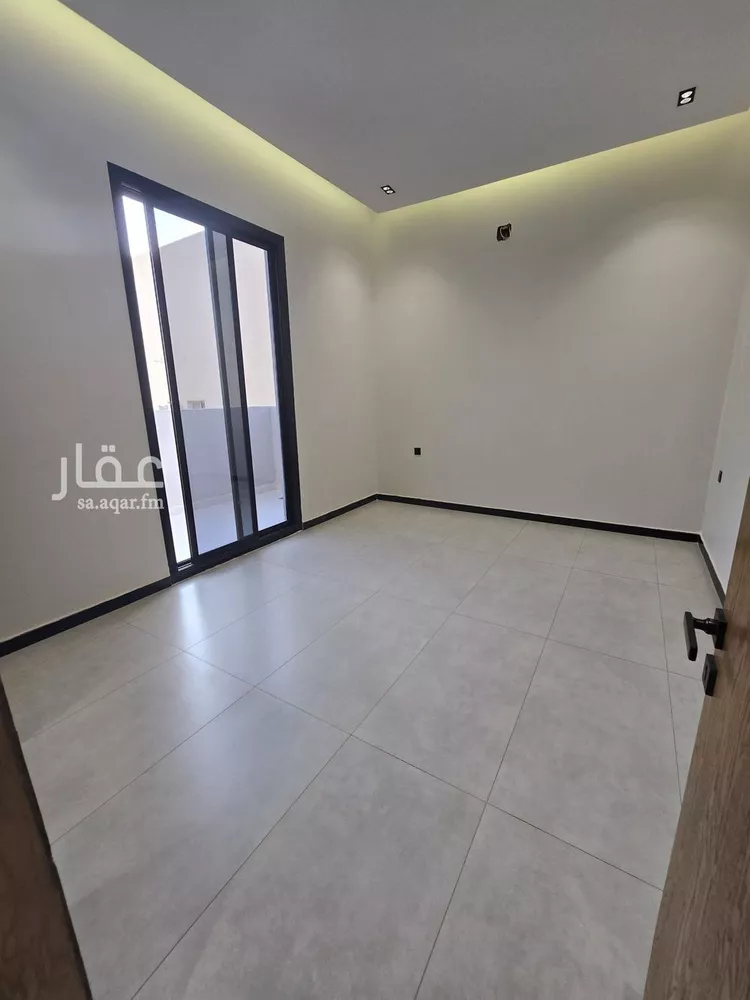Floor for Sale in Riyadh Al Janadriyah 9