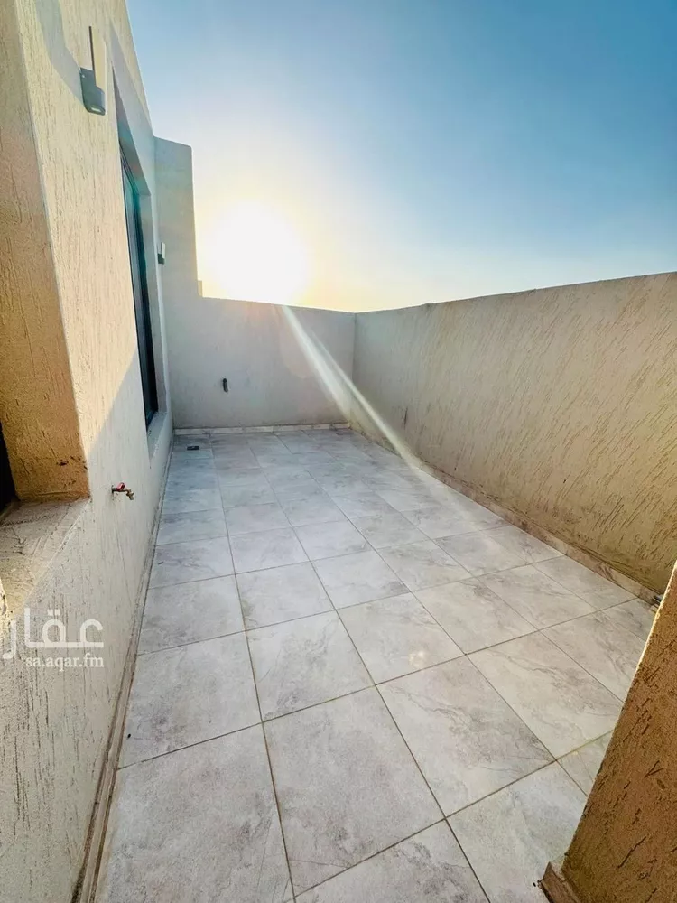 Floor for Sale in Riyadh Al Munsiyah 18