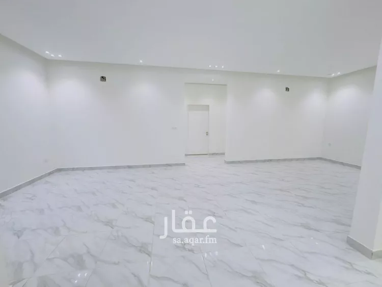 Floor for Sale in Riyadh Al Qadisiyah صورة 3