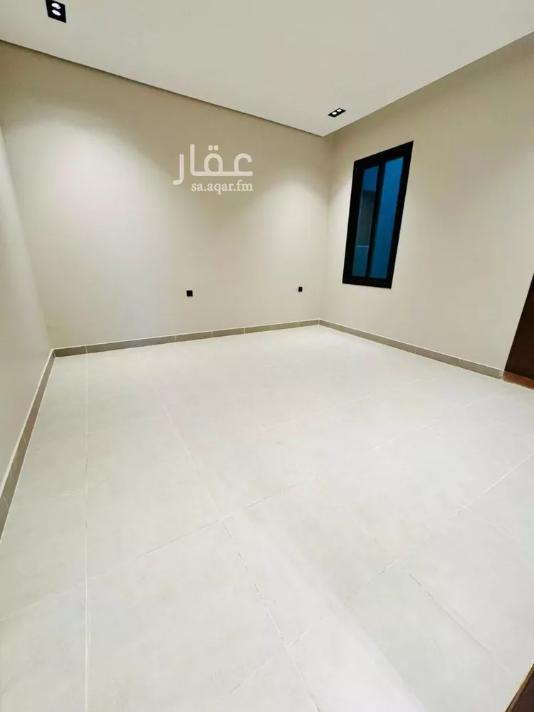 Floor for Sale in Riyadh Al Yarmouk 14