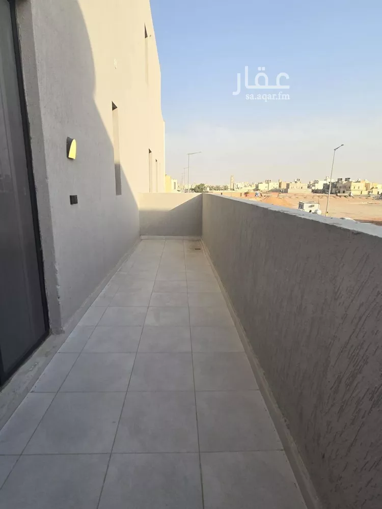 Floor for Sale in Riyadh Al Janadriyah 10