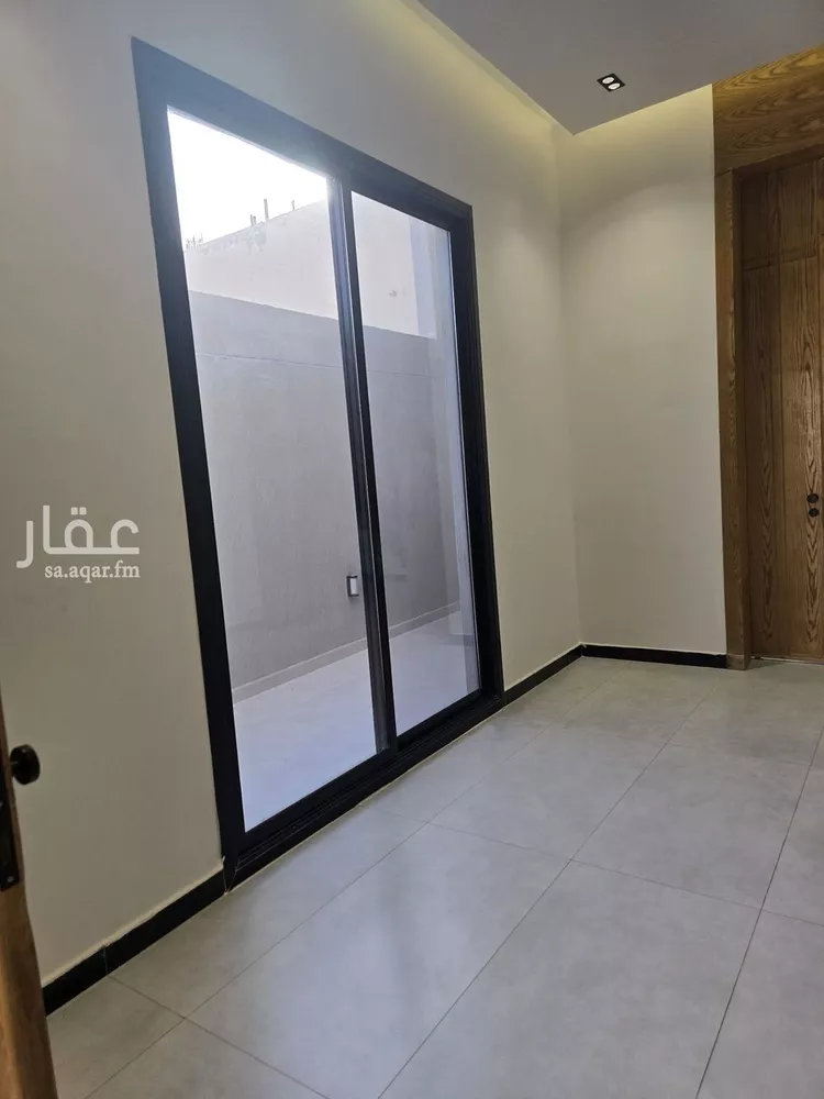 Floor for Sale in Riyadh Al Janadriyah 6