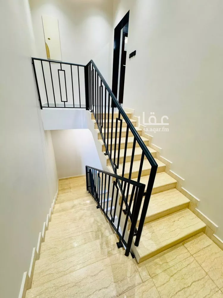 Floor for Sale in Riyadh Al Munsiyah 13
