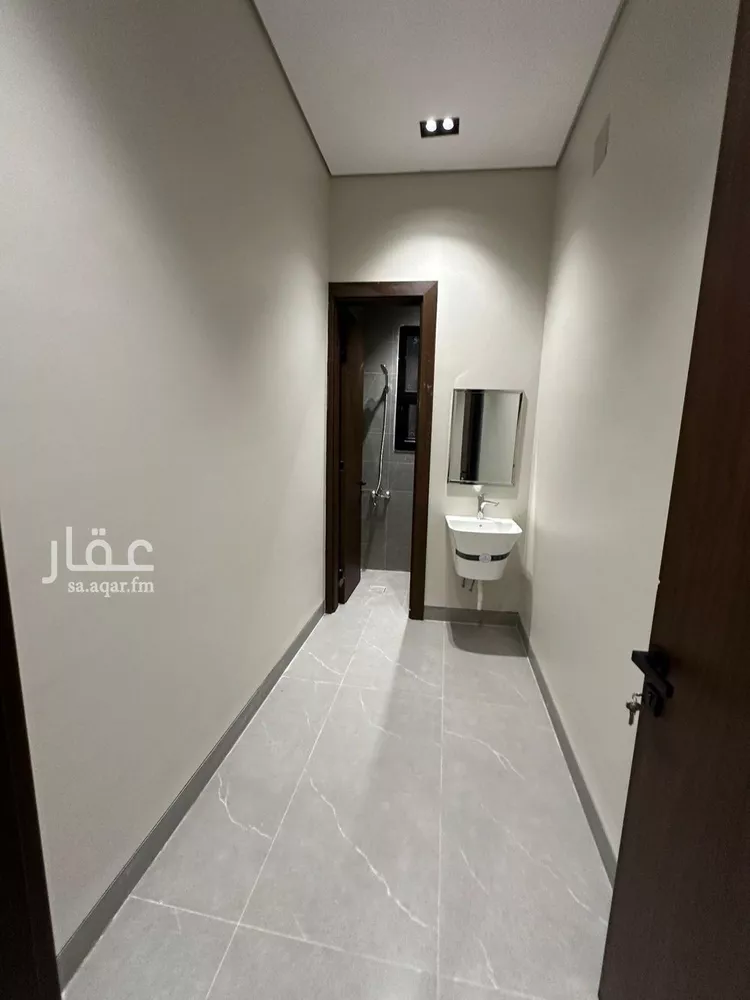 دور للبيع في شارع العينين, حي إشبيلية, مدينة الرياض, منطقة الرياض 8