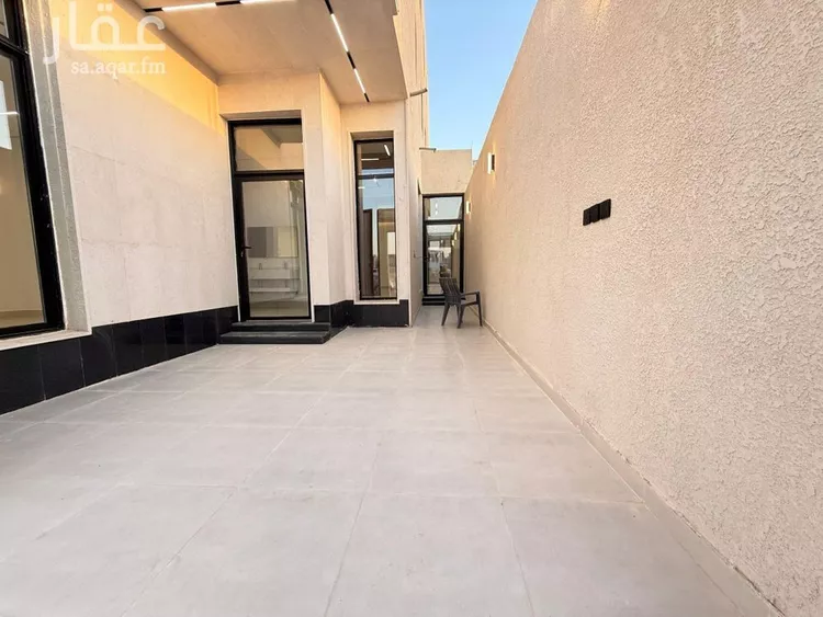 دور للبيع في شارع أمين الريحاني, حي المعيزيلة, مدينة الرياض, منطقة الرياض 8