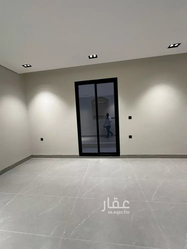 دور للبيع في شارع العينين, حي إشبيلية, مدينة الرياض, منطقة الرياض 16