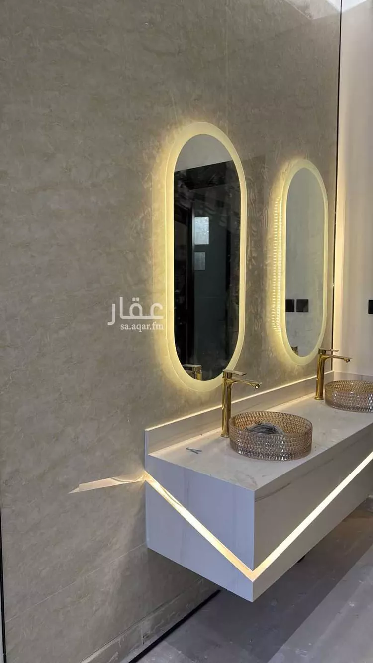 فيلا للبيع في شارع رباح بن الربيع, حي الملك فهد, مدينة عنيزة, منطقة القصيم صورة 2