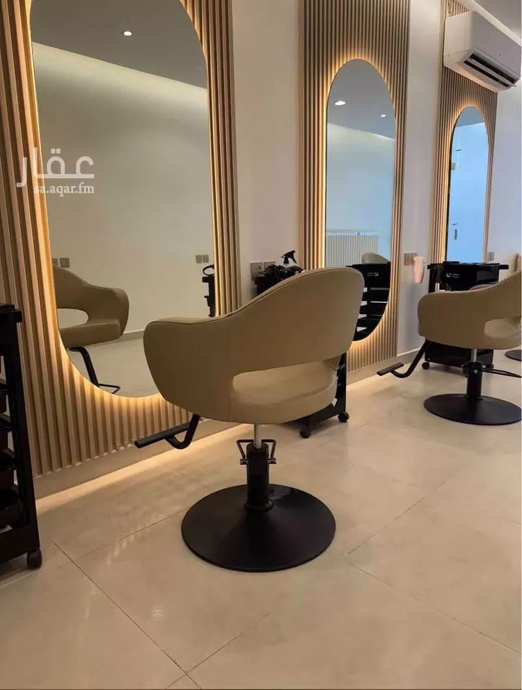 محل للإيجار في شارع طريق المدينة المنورة, حي العريجاء الغربي, مدينة الرياض, منطقة الرياض صورة 3