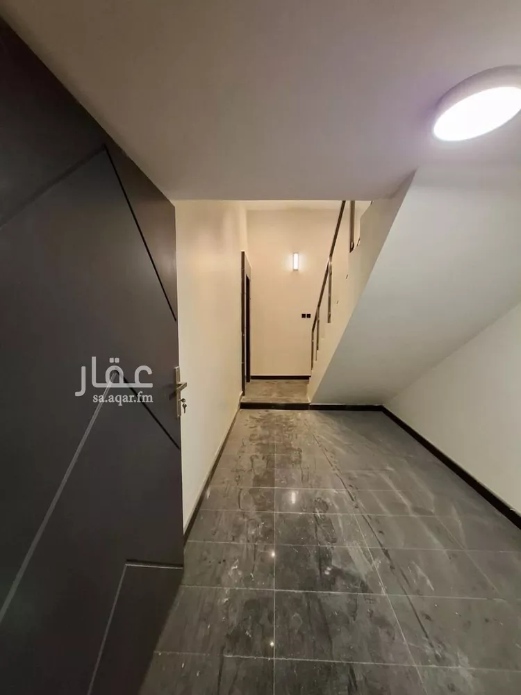 Floor for Sale in Riyadh Badr 6