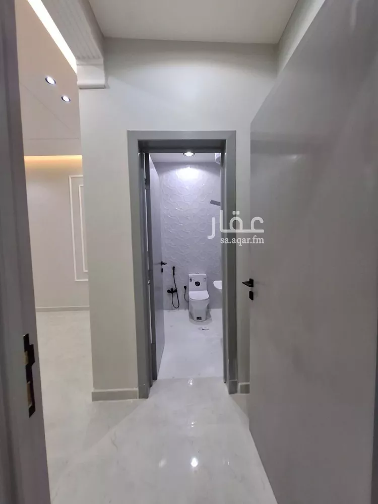 Floor for Sale in Riyadh Dhahrat Namar 9