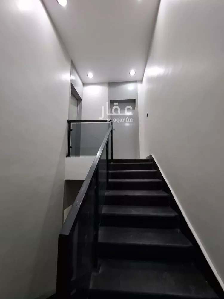 Floor for Sale in Riyadh Dhahrat Namar 14