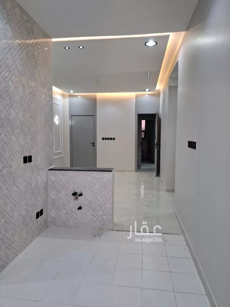 Floor for Sale in Riyadh Dhahrat Namar 30