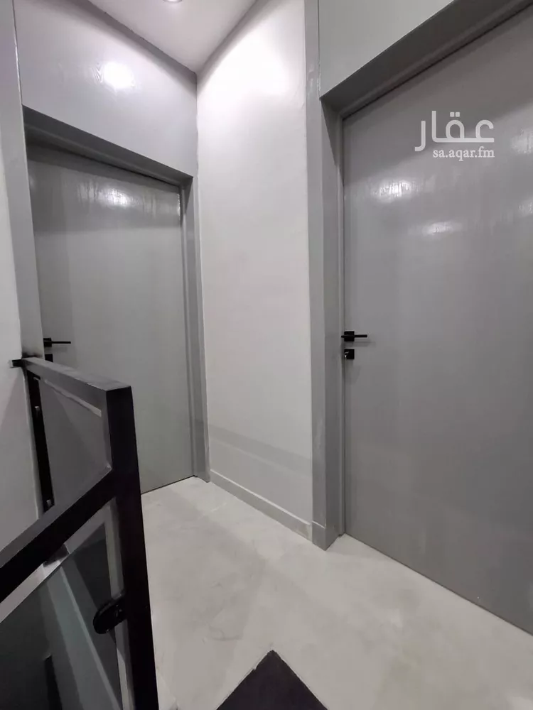 Floor for Sale in Riyadh Dhahrat Namar 16