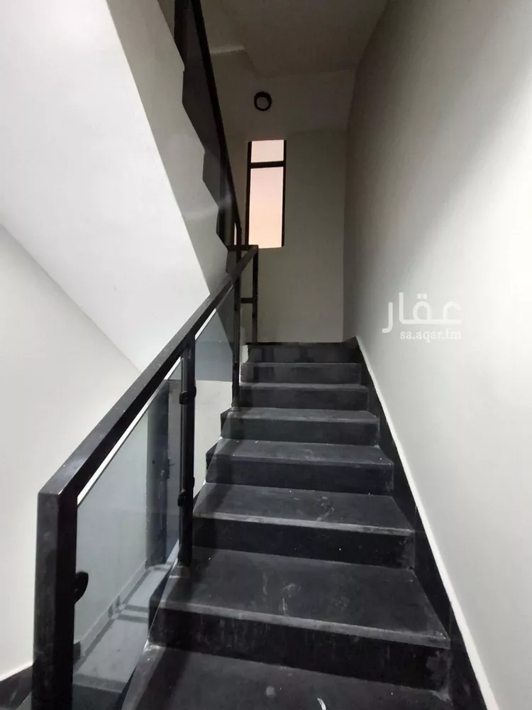 Floor for Sale in Riyadh Dhahrat Namar 18