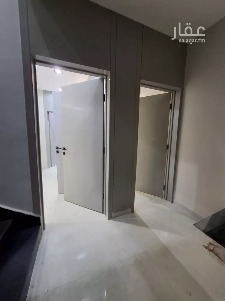Floor for Sale in Riyadh Dhahrat Namar 24
