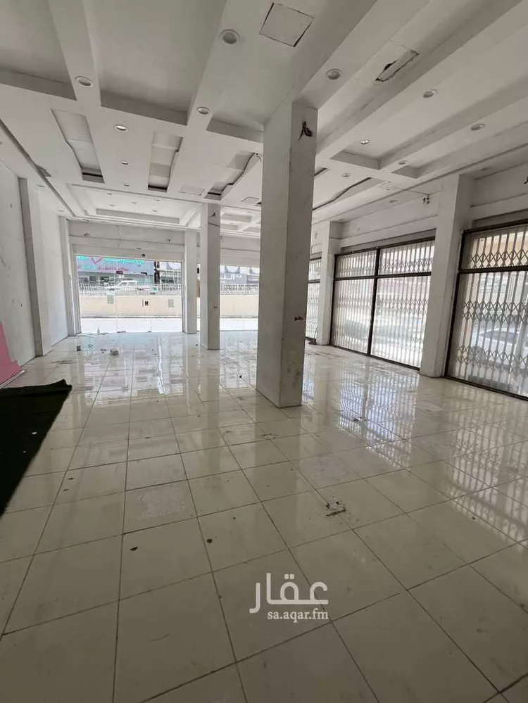 محل للإيجار في شارع طريق خالد بن الوليد, حي القمرية, مدينة امارة منطقة مكة المكرمة - الطائف, منطقة مكة المكرمة صورة 2