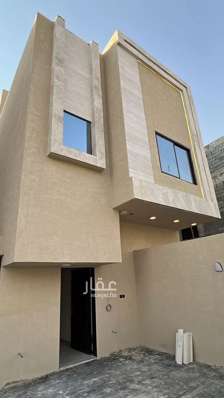 دور للبيع في شارع الأسعد القيسي, حي عكاظ, مدينة الرياض, منطقة الرياض صورة 2