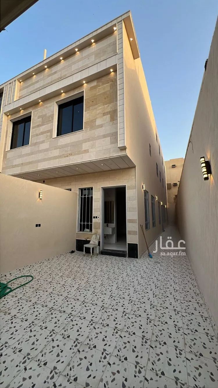 دور للبيع في شارع القاضي الفراء, حي طويق, مدينة الرياض, منطقة الرياض صورة 2