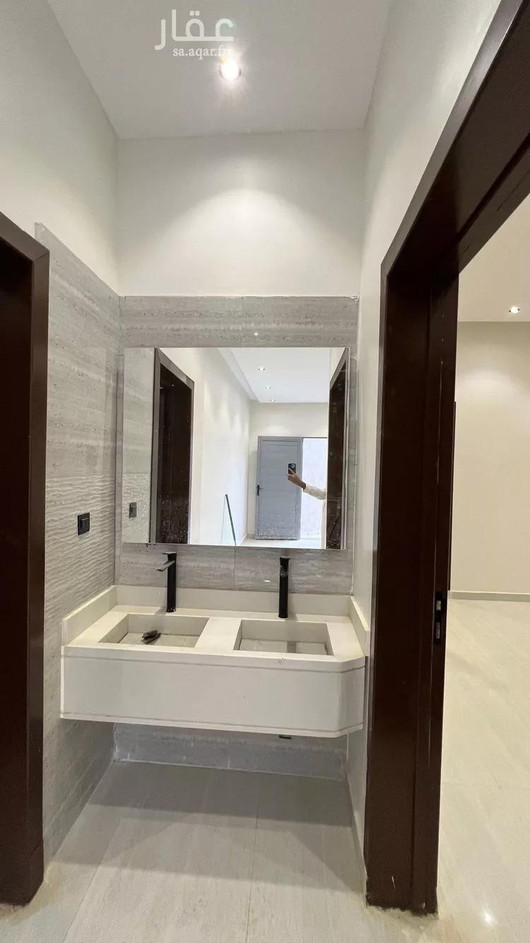 دور للبيع في شارع عبدالرحمن الرازي, حي عكاظ, مدينة الرياض, منطقة الرياض صورة 4