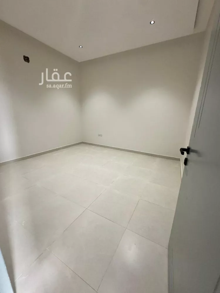 فيلا للبيع في شارع خوارزم, حي عكاظ, مدينة الرياض, منطقة الرياض صورة 5