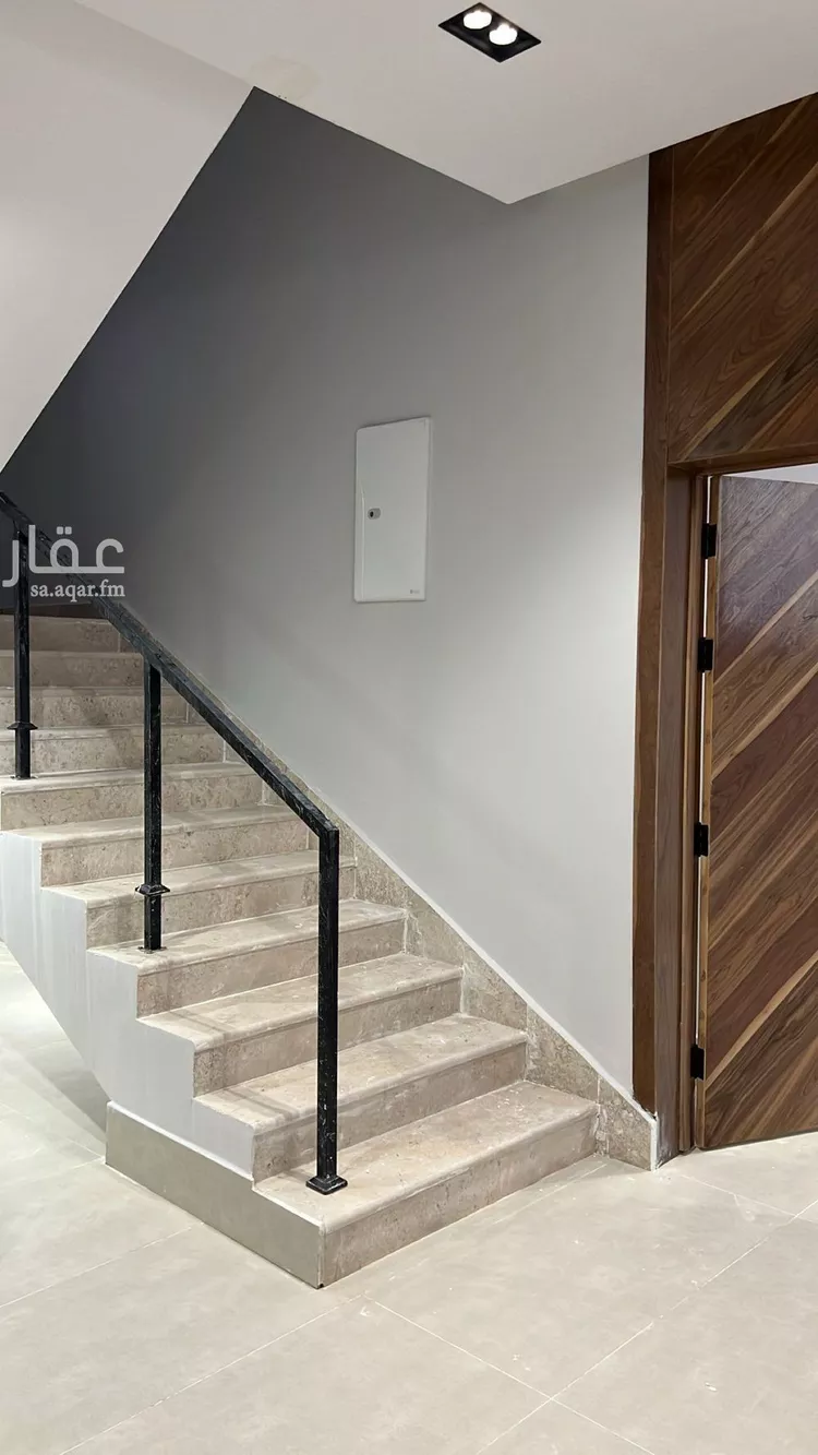 فيلا للبيع في شارع حسين الأبريقي, حي عكاظ, مدينة الرياض, منطقة الرياض صورة 5