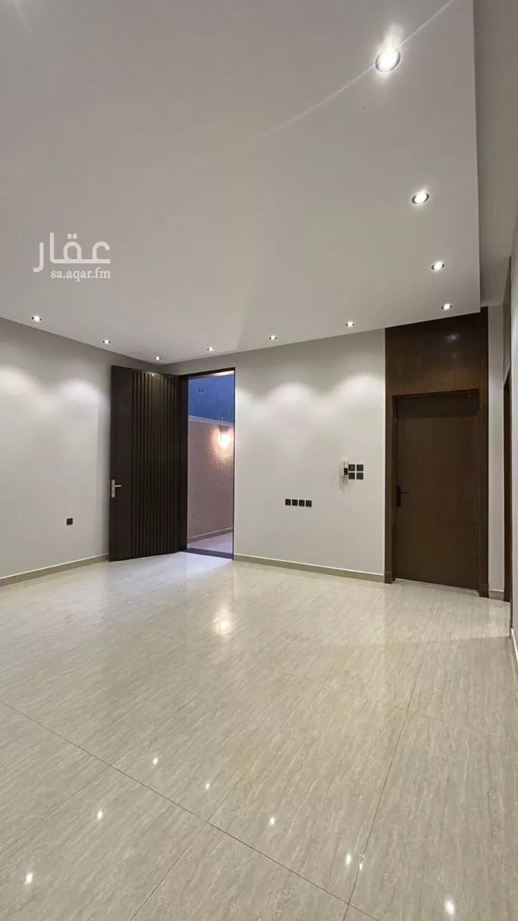 دور للبيع في شارع المحلاني, حي عكاظ, مدينة الرياض, منطقة الرياض صورة 3