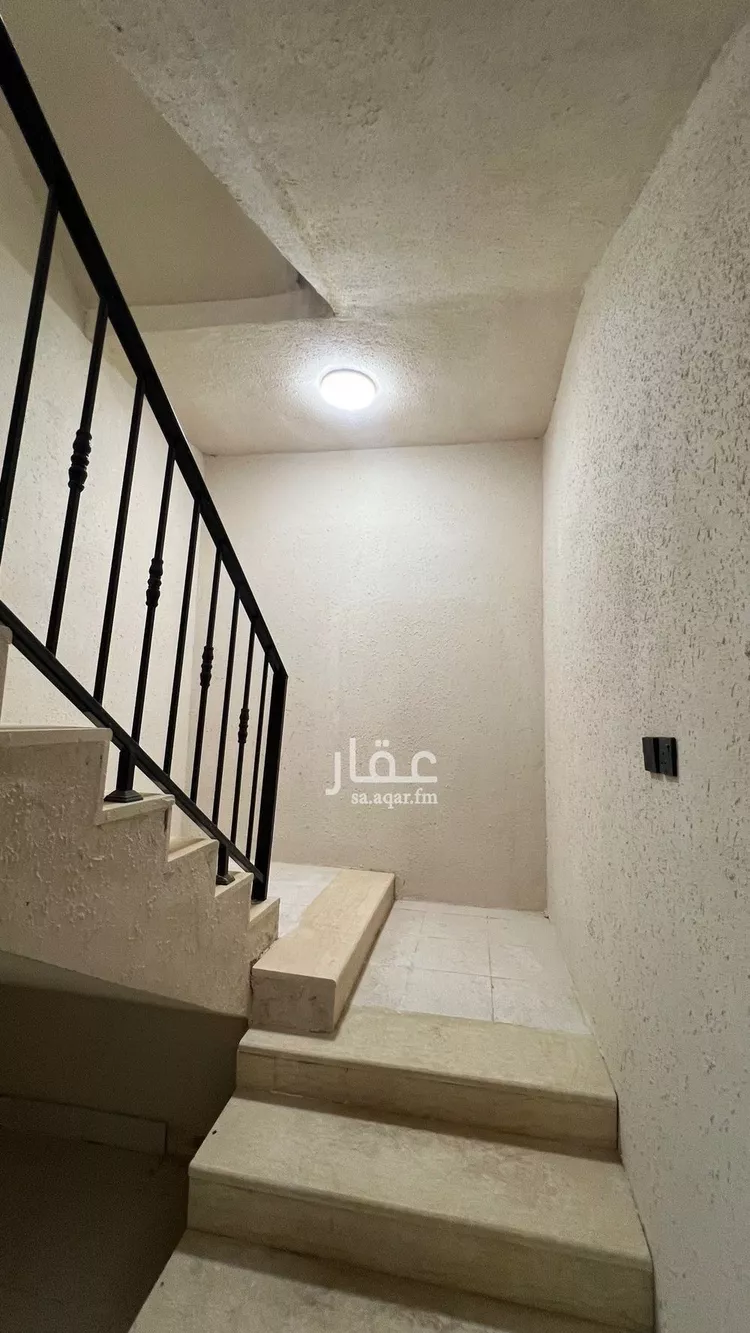 دور للبيع في شارع كريم الدين البرموني, حي عكاظ, مدينة الرياض, منطقة الرياض صورة 3
