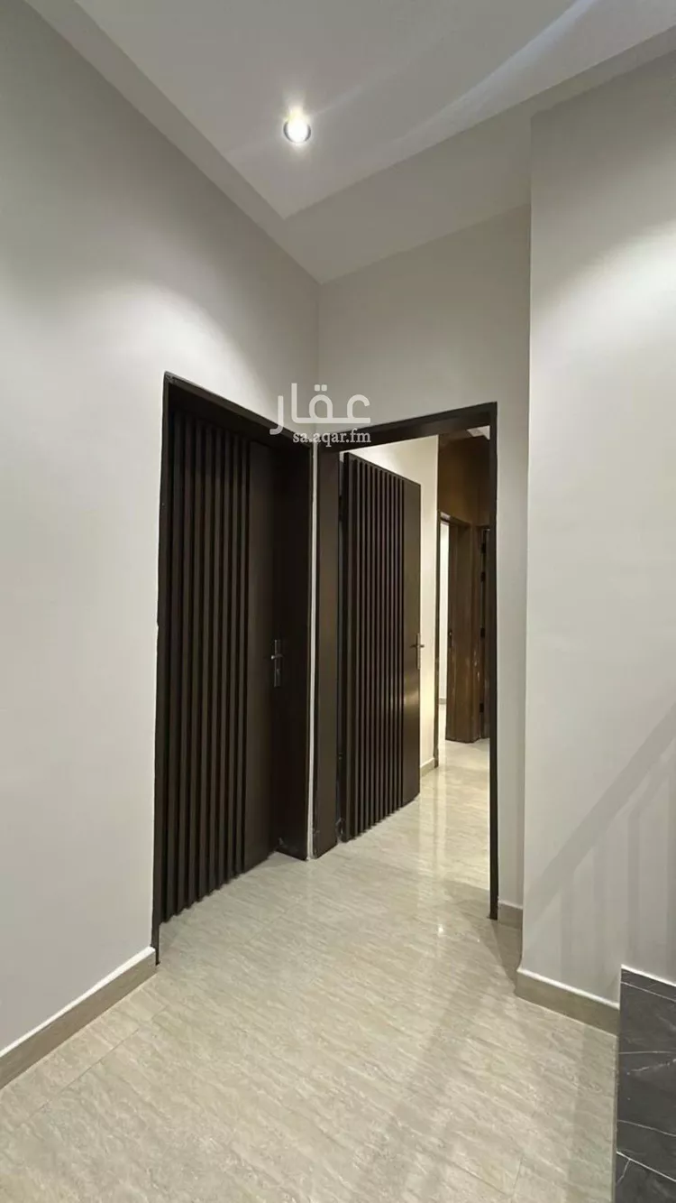 دور للبيع في شارع الفرسان, حي عكاظ, مدينة الرياض, منطقة الرياض صورة 2
