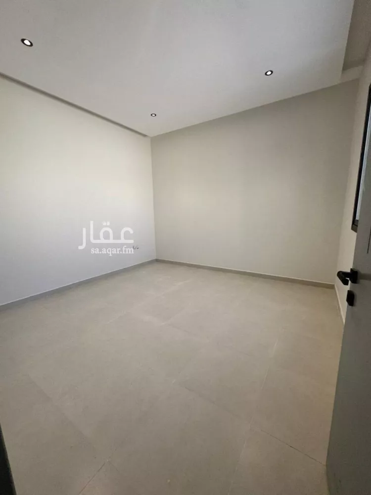 فيلا للبيع في شارع الوتيرة, حي عكاظ, مدينة الرياض, منطقة الرياض صورة 3
