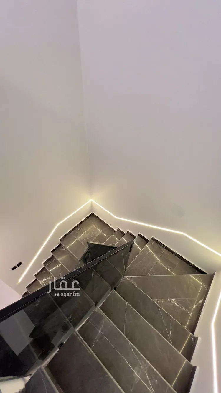 فيلا للبيع في شارع ابن جرير التنوخي, حي العوالي, مدينة الرياض, منطقة الرياض 11