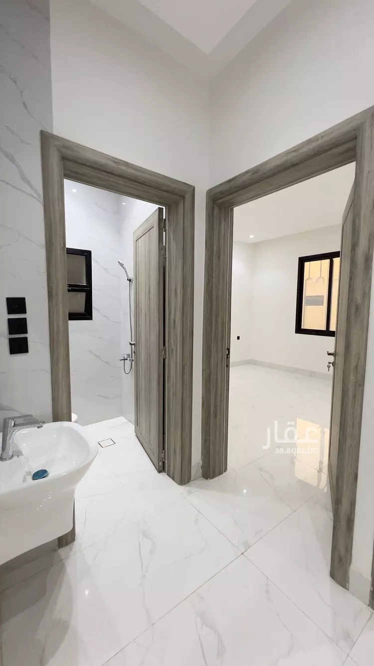 Floor for Sale in Riyadh Al Uraija Al Gharbiyah 9