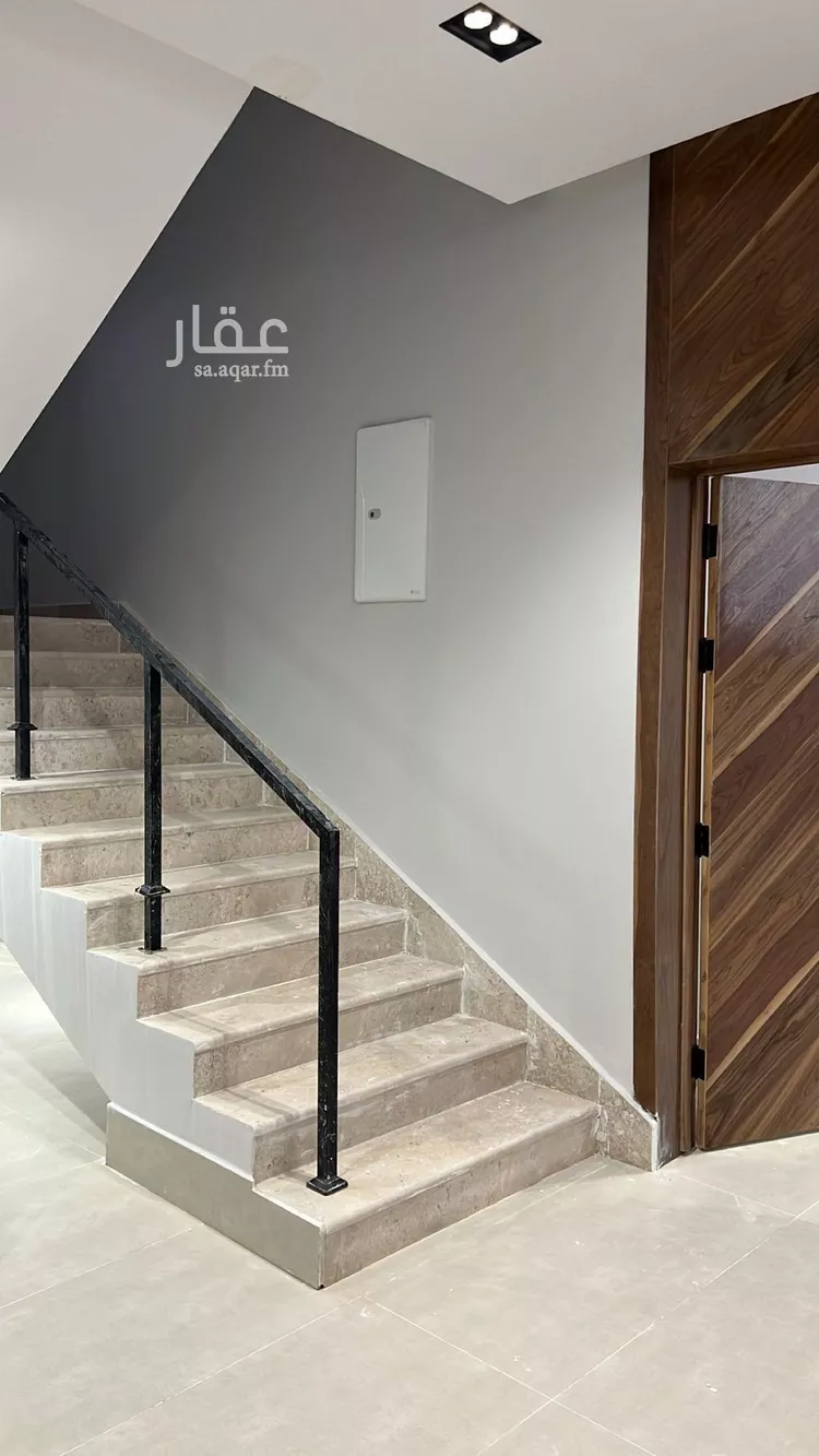 فيلا للبيع في شارع إسماعيل القيسي, حي عكاظ, مدينة الرياض, منطقة الرياض صورة 5