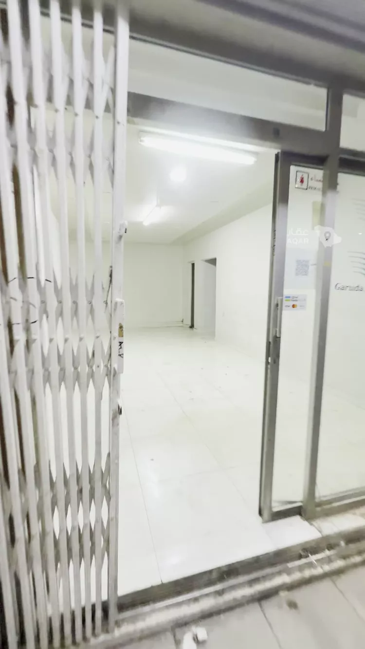 محل للإيجار في شارع حاتم الطائي, حي الروضة, مدينة الرياض, منطقة الرياض 3