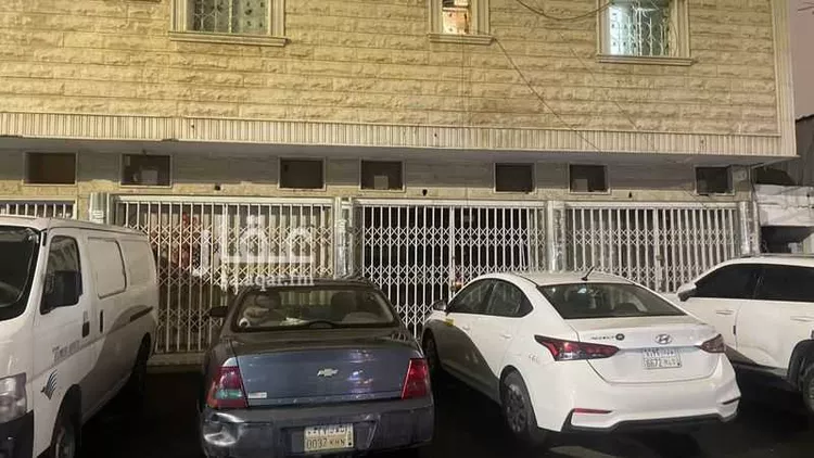 محل للإيجار في شارع حاتم الطائي, حي الروضة, مدينة الرياض, منطقة الرياض 1 صورة