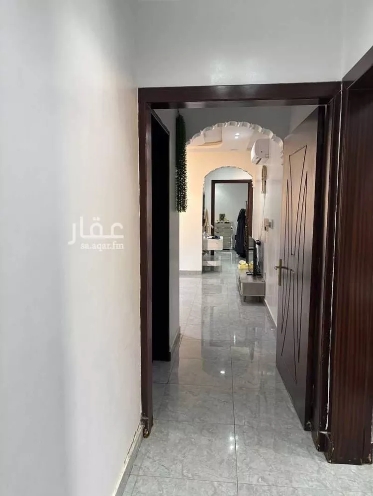 شقة للبيع في شارع القاد الأعلى ، حي العزيزية ، الرياض ، منطقة الرياض