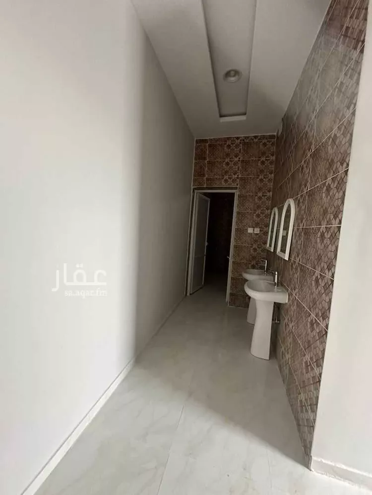 فيلا للبيع في شارع ابو جعفر القرشي, حي الورود, مدينة عفيف, منطقة الرياض 9