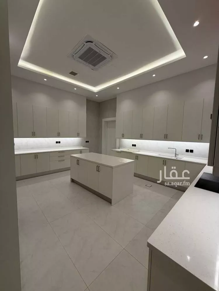 فيلا للإيجار في شارع طاهر سنبل, حي القيروان, مدينة الرياض, منطقة الرياض