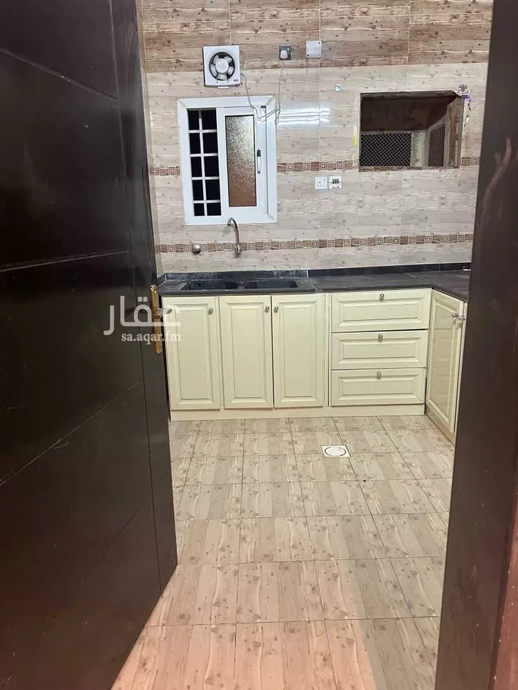 شقة للإيجار في شارع المحمدية 2 75, حي المحمدية 2, مدينة جازان, منطقة جازان 7
