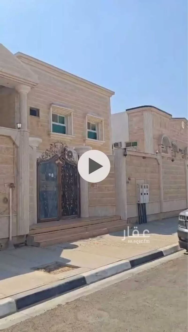 فيلا للبيع في شارع خالد بن الوليد ، حي الاندلس ، بقيق ، بقيق