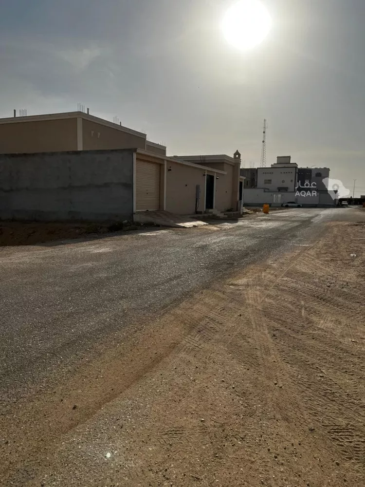 Villa for Sale in Al Muzahimiyah Al GhatGhat