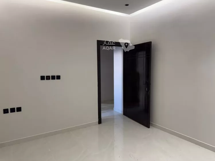 Building for Sale in Riyadh Tuwaiq صورة 3