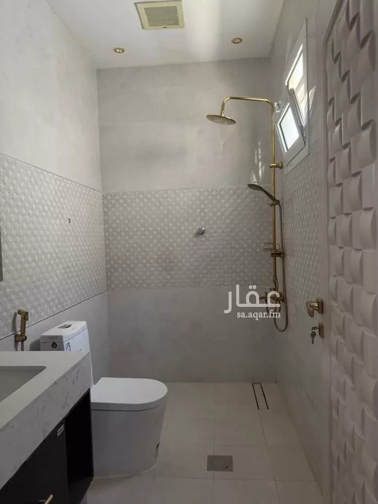 فيلا للبيع في شارع شهيد الدين ثم الوطن أحمد صالح الذبياني, حي الشهداء, مدينة الرياض, منطقة الرياض 12