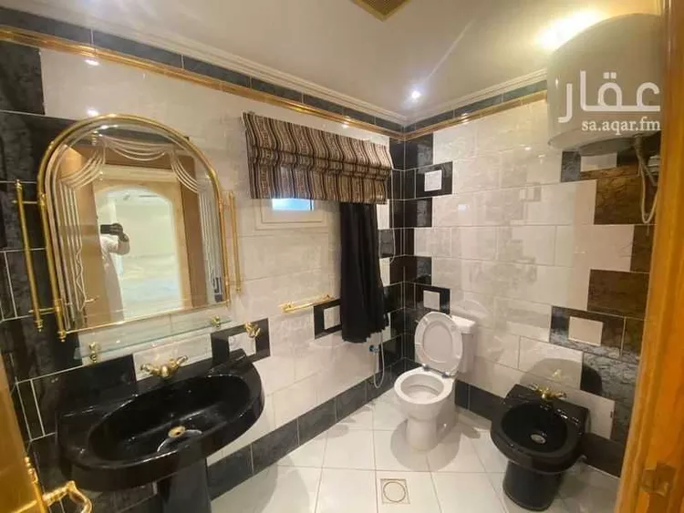 فيلا للبيع في شارع عمر بن بكر, حي مغرزات, مدينة الرياض, منطقة الرياض 7