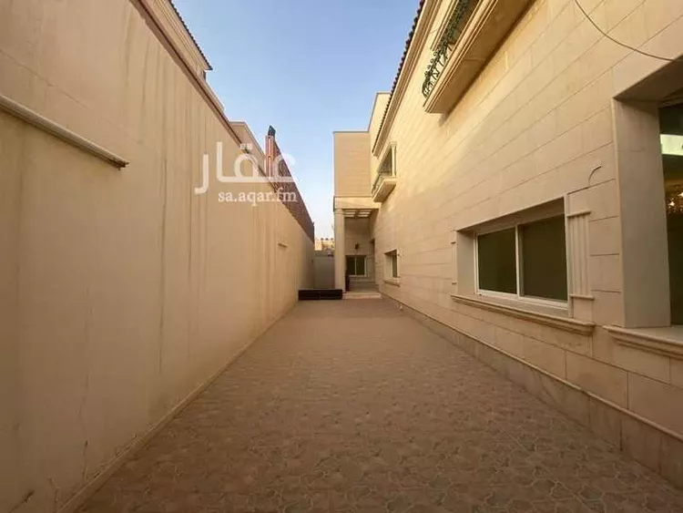 فيلا للبيع في شارع عمر بن بكر, حي مغرزات, مدينة الرياض, منطقة الرياض 12