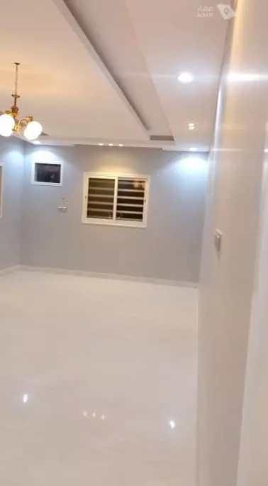 شقة للإيجار في شارع مدان ، حي القريقر ، ابها ، منطقة عسير 1 صورة