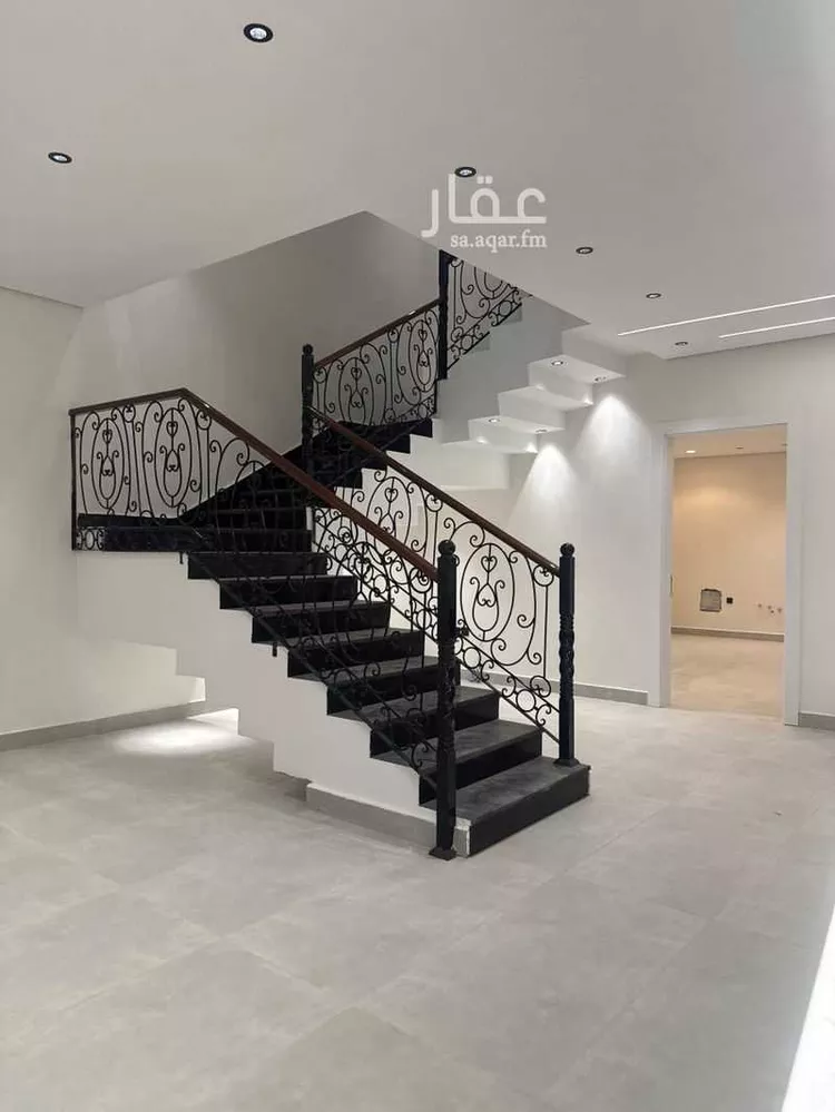 فيلا للبيع في شارع خلف النحوي, حي ضاحية الملك فهد, مدينة الدمام, المنطقة الشرقية 6