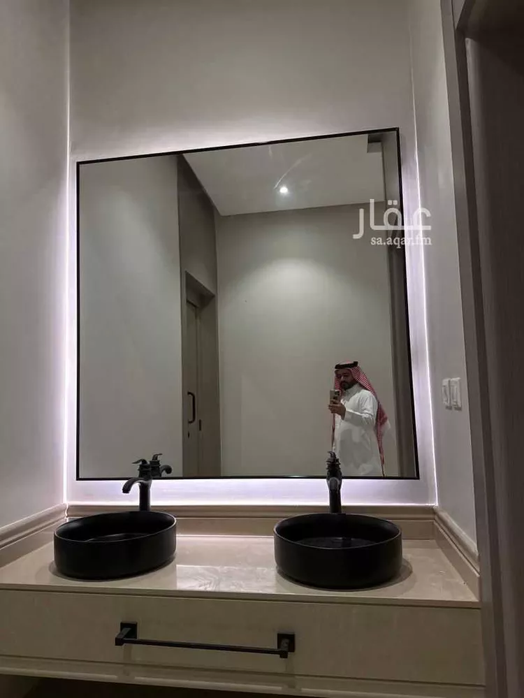 فيلا للبيع في شارع خلف النحوي, حي ضاحية الملك فهد, مدينة الدمام, المنطقة الشرقية صورة 3